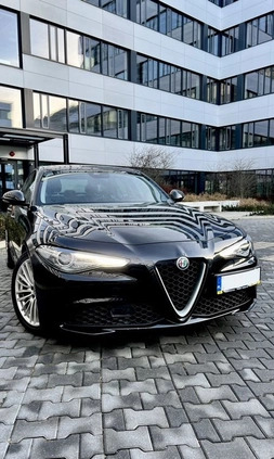 Alfa Romeo Giulia cena 79900 przebieg: 135000, rok produkcji 2016 z Poznań małe 172